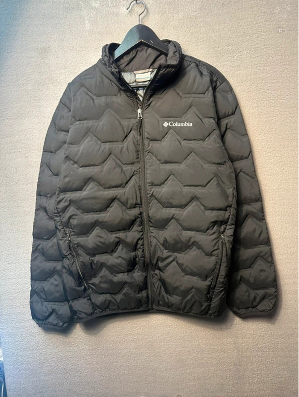 Columbia Black Puffer Jacket Size M Hooded Quilted Winter Outdoor